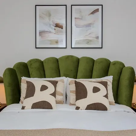 The Sparkford Gardens - Lovely 2Bdr With Balcony London Exterior photo